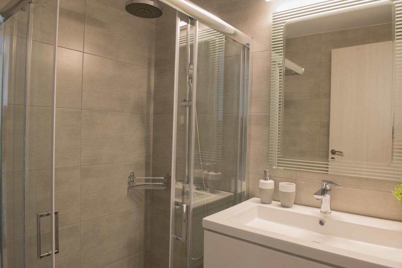 The Blue Apartment In The Heart Of Heraklion ภายนอก รูปภาพ