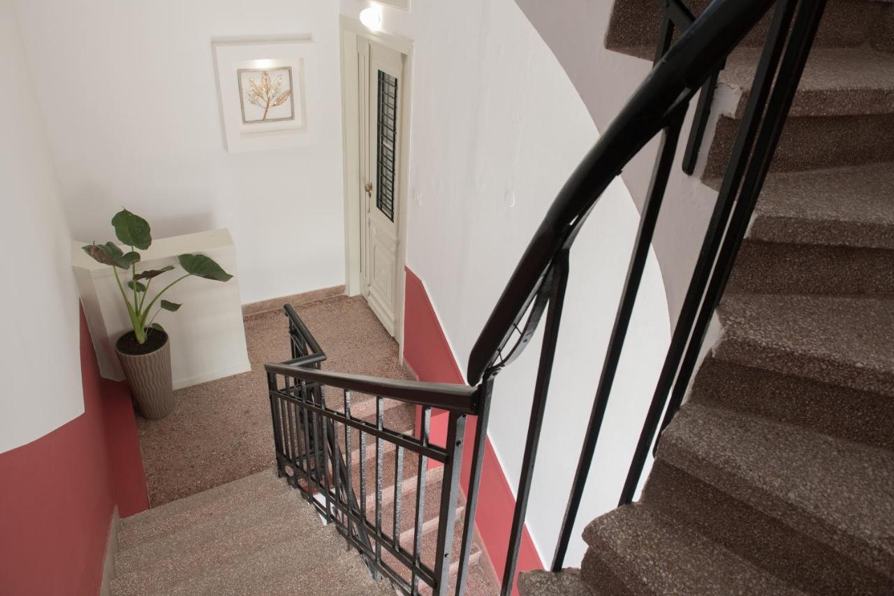 The Blue Apartment In The Heart Of Heraklion ภายนอก รูปภาพ
