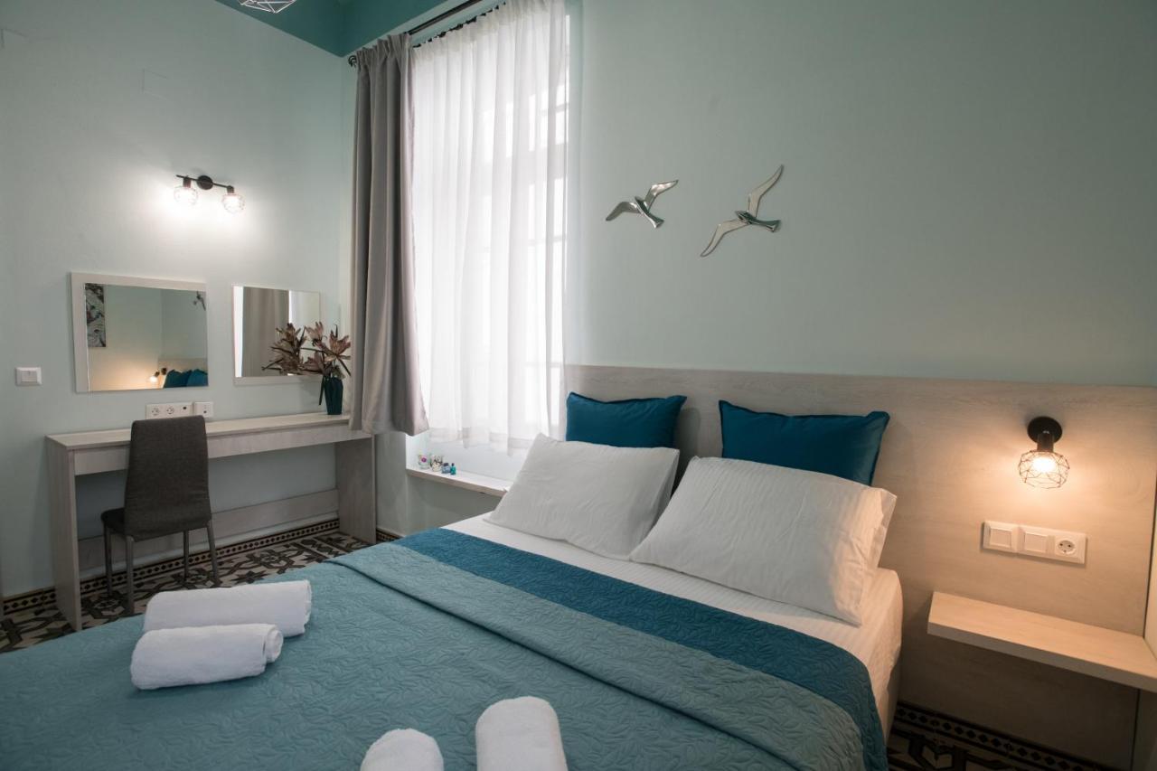 The Blue Apartment In The Heart Of Heraklion ภายนอก รูปภาพ