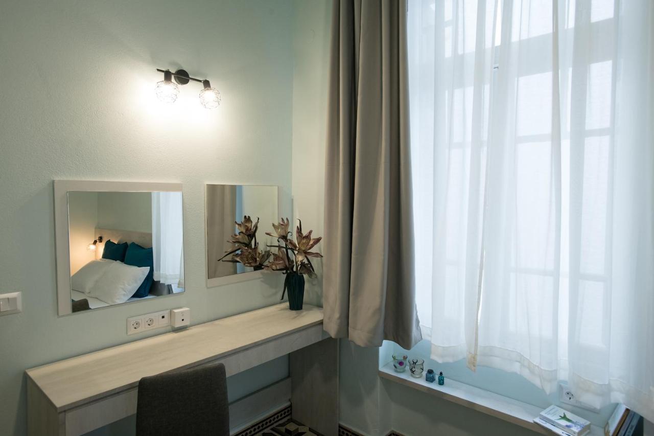 The Blue Apartment In The Heart Of Heraklion ภายนอก รูปภาพ