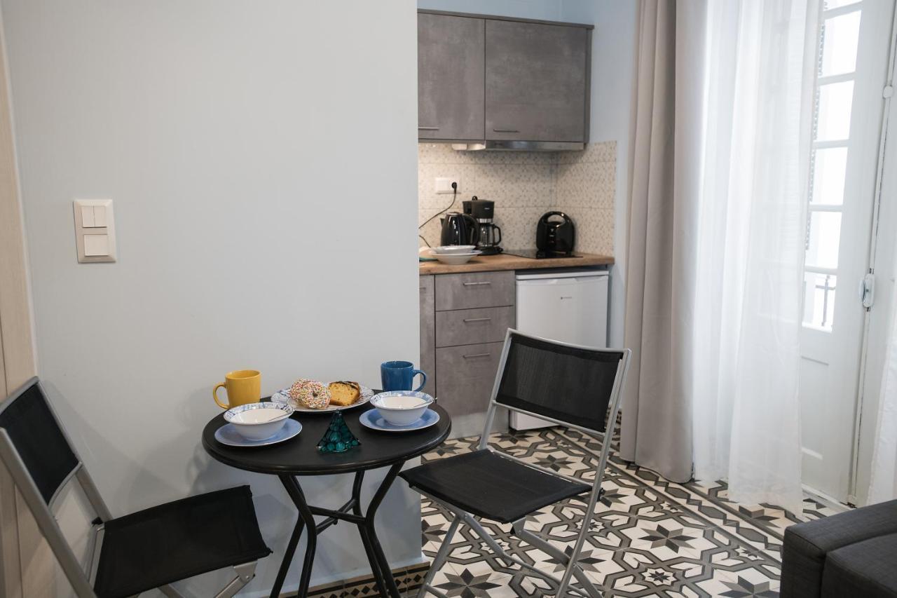 The Blue Apartment In The Heart Of Heraklion ภายนอก รูปภาพ