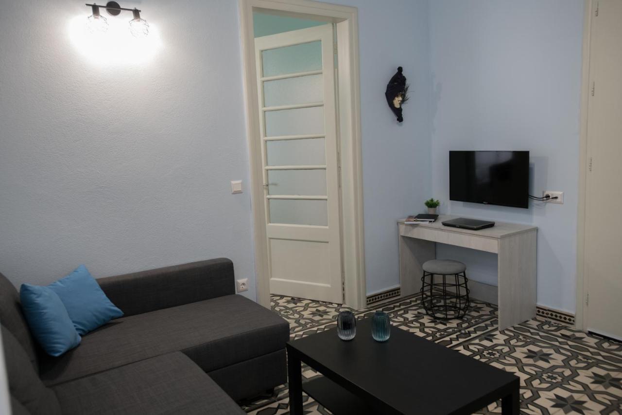 The Blue Apartment In The Heart Of Heraklion ภายนอก รูปภาพ