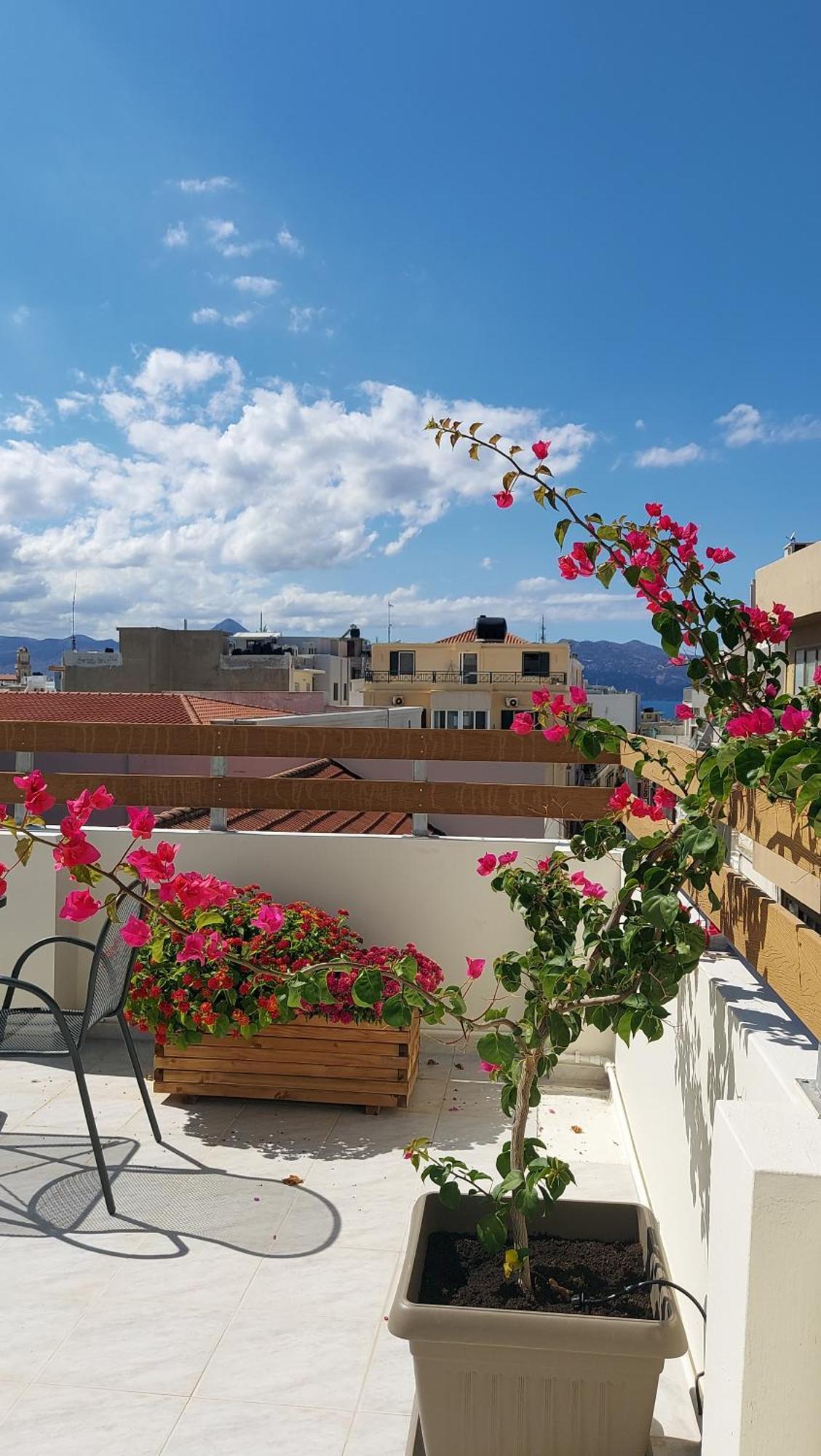 The Blue Apartment In The Heart Of Heraklion ภายนอก รูปภาพ